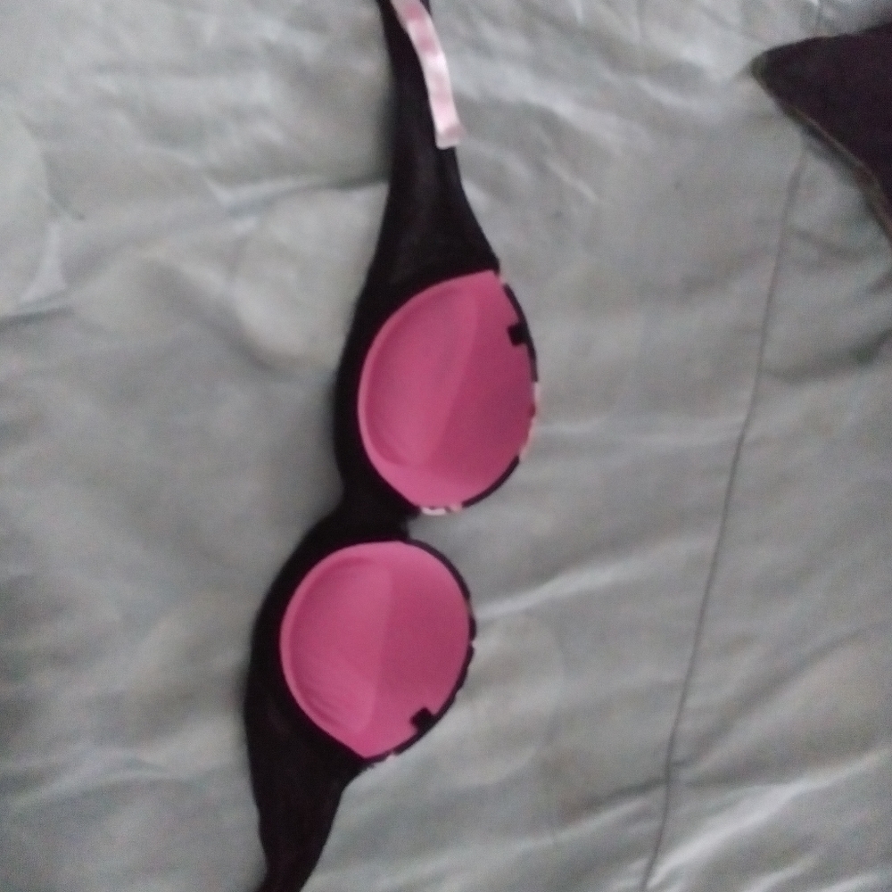 Pink bra - Picture 3 of 6
